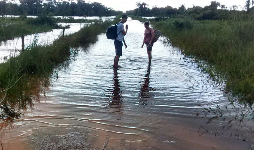 Cabixi: enchente impossibilita trânsito em estrada rural próximo ao Distrito de Estrela 