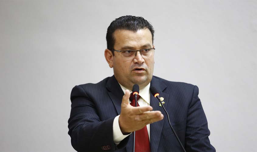 Deputado Ezequiel Junior apresenta projeto de decreto Legislativo sustando efeitos administrativos emanado pelo DETRAN