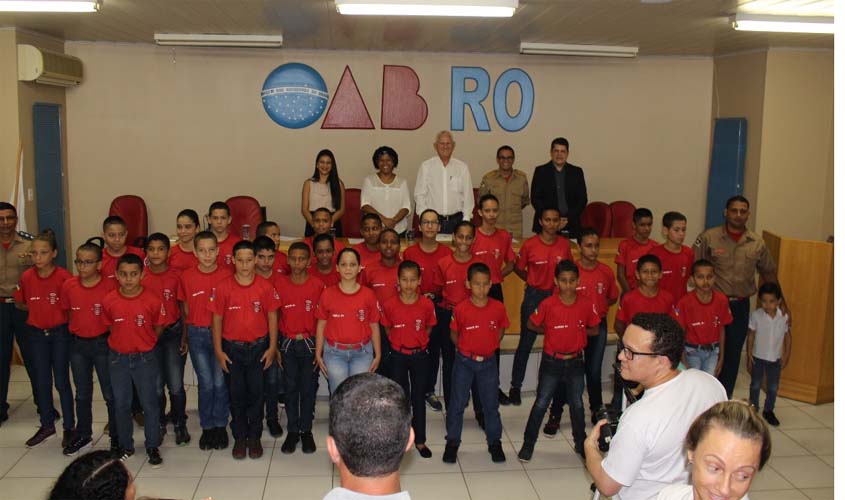 Deputado Airton prestigia o Projeto Bombeiro Mirim de Ji-Paraná