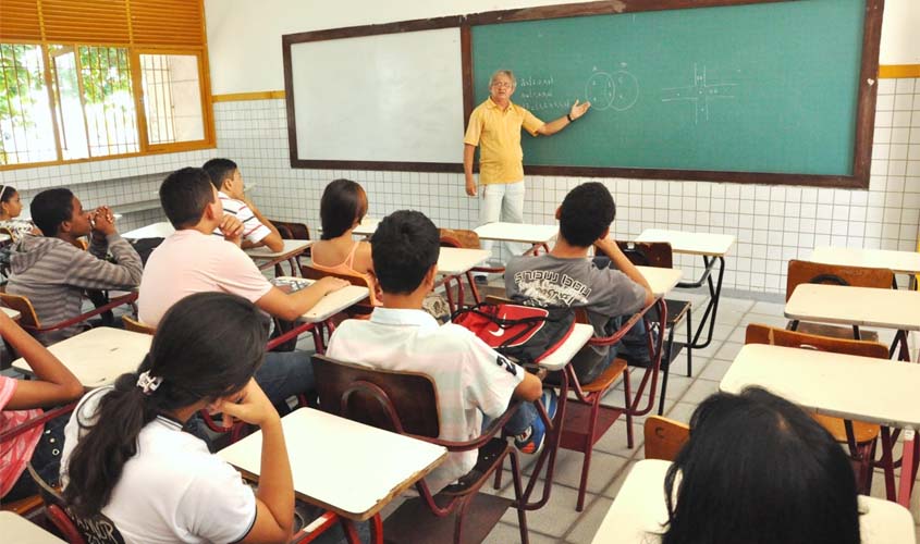 Semed convoca mais professores emergenciais para suprir demanda no Município