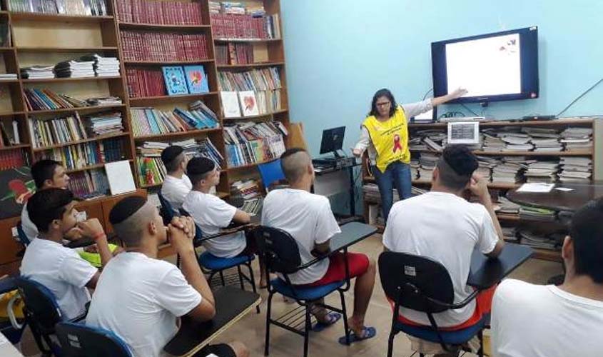 Adolescentes que cumprem medidas socioeducativas em Porto Velho realizam testes rápidos de prevenção a infecções