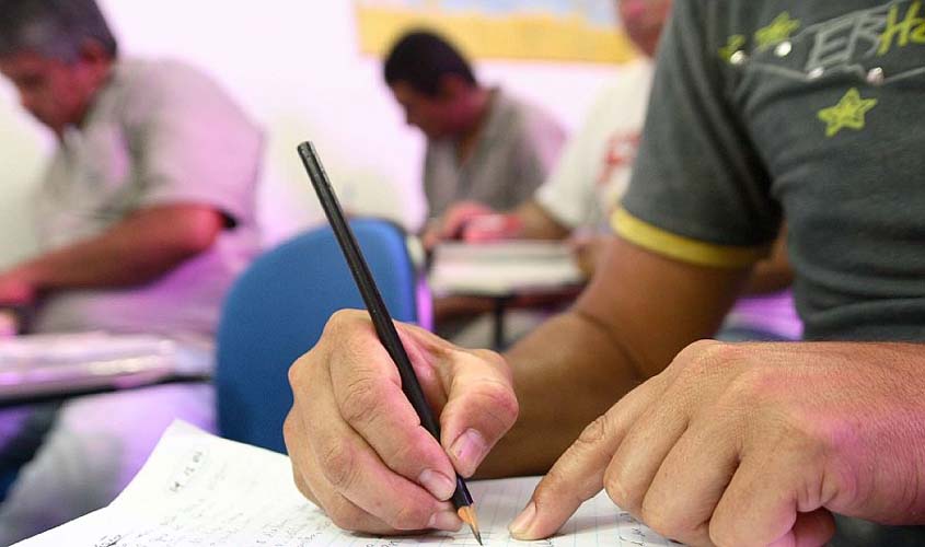 Estudantes podem usar nota do Enem para ingressar em universidades portuguesas