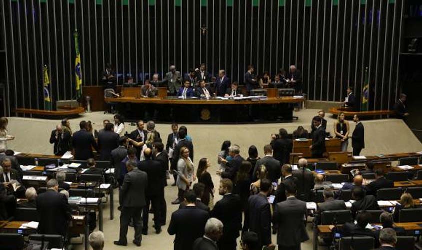 Câmara rejeita PEC que criava “distritão” para eleições de 2018