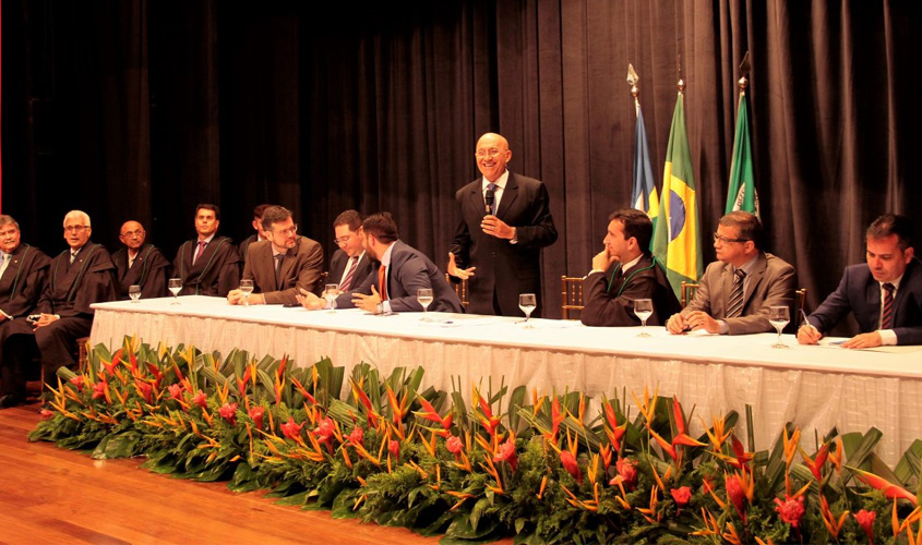 Governador Confúcio Moura fala da importância da Defensoria Pública durante posse de defensor público-geral  