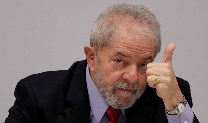Moro condena Lula a nove anos e seis meses de prisão no caso triplex