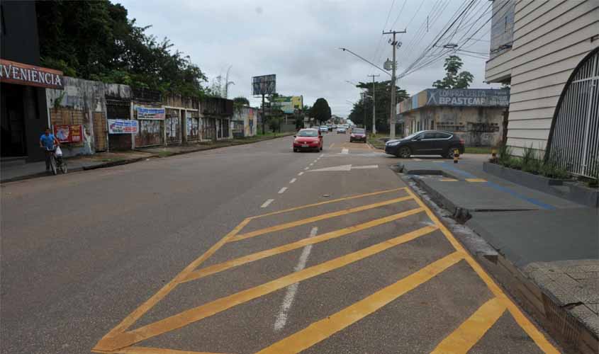 Prefeitura elimina faixa de pedestre em frente posto de gasolina na avenida Calama