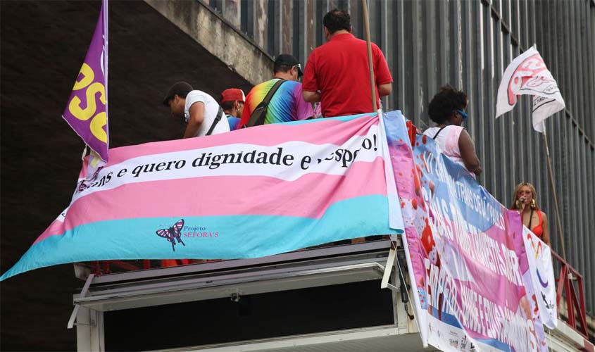 Acordo garante retificação de nomes de trans e travestis em documentos