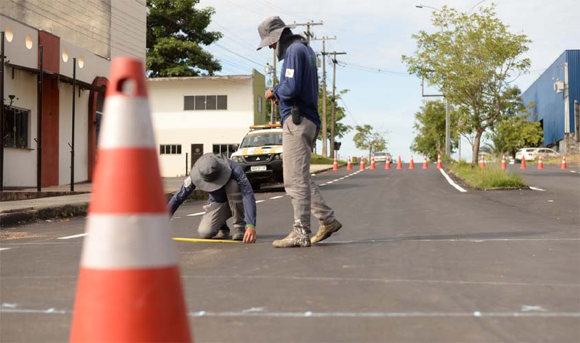 AMT implanta sinalização na rua Saul Bennesby