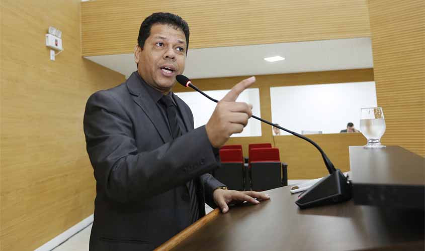 Jair Montes quer detalhamento da SEAS sobre programas de Habitação em Rondônia