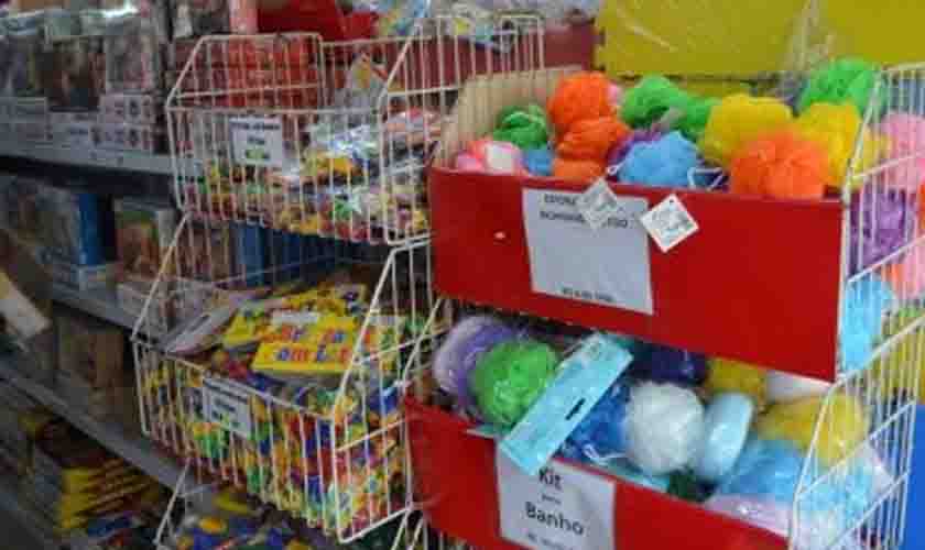 Ipem realiza fiscalização de balões em lojas especializadas em artigos para festa