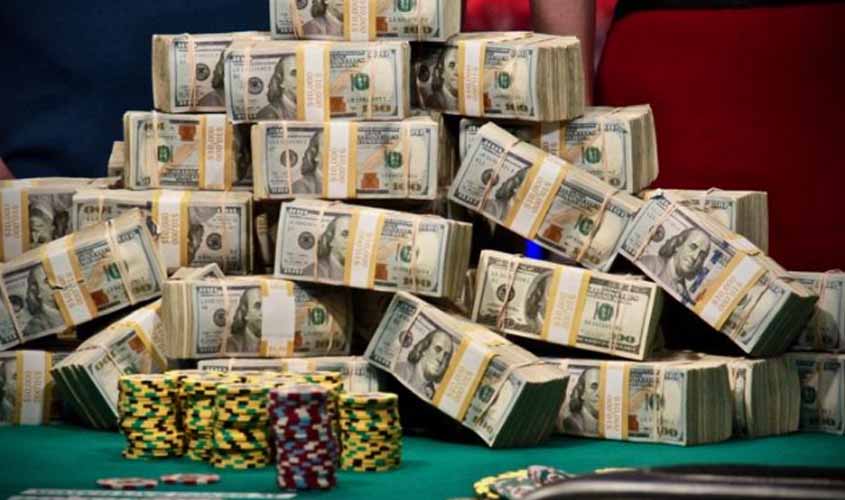 Veja como é possível ganhar dinheiro jogando poker