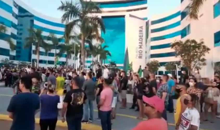 PMs saem às ruas de Porto Velho para protestar contra o Governo; bloqueio de quartéis não está descartado. Vídeo