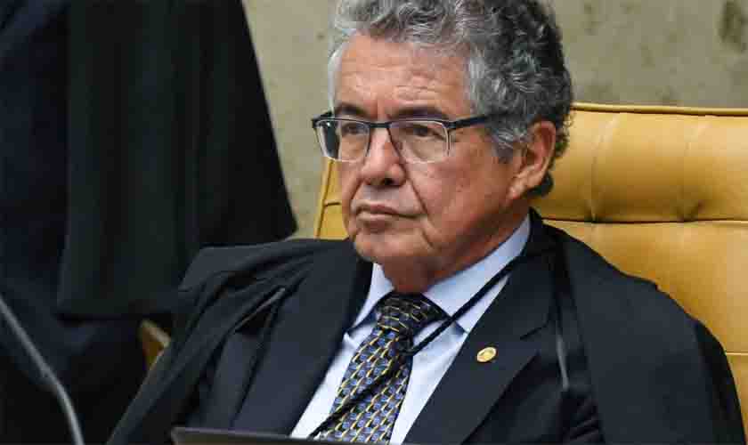 Marco Aurélio Mello participa de última sessão plenária como ministro