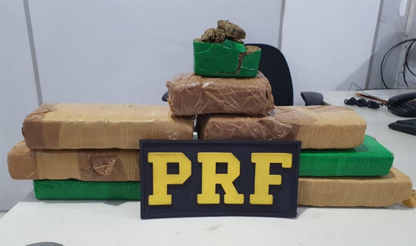 PRF flagra adolescente transportando 5 kg de maconha