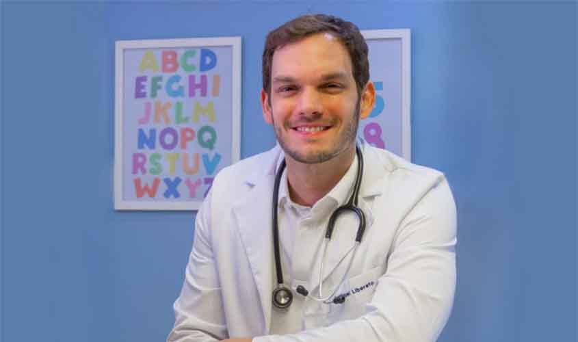 Uso precoce de maquiagem: endócrino pediatra alerta para riscos à saúde infantil