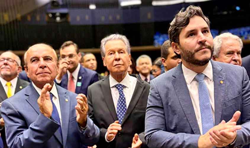 PRESIDENTE REGIONAL DO PARTIDO, APARÍCIO  CARVALHO PARTICIPA DA CELEBRAÇÃO DOS 20 ANOS DOS REPUBLICANOS