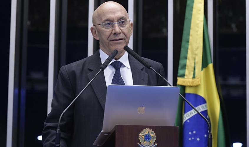 Confúcio Moura condena radicalização e pede consenso
