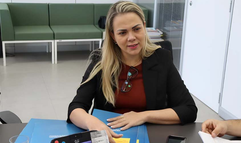 Cláudia de Jesus apoia repasse da Oncologia à São Daniel Comboni