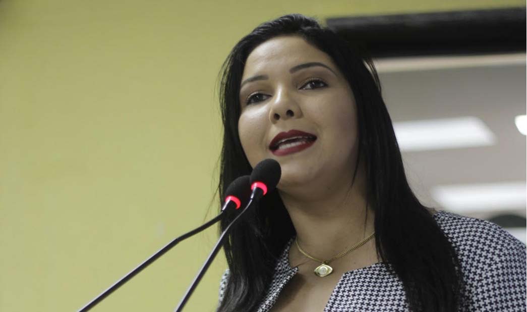 Vereadora Cristiane Lopes cobra prefeito solução para caos na saúde 
