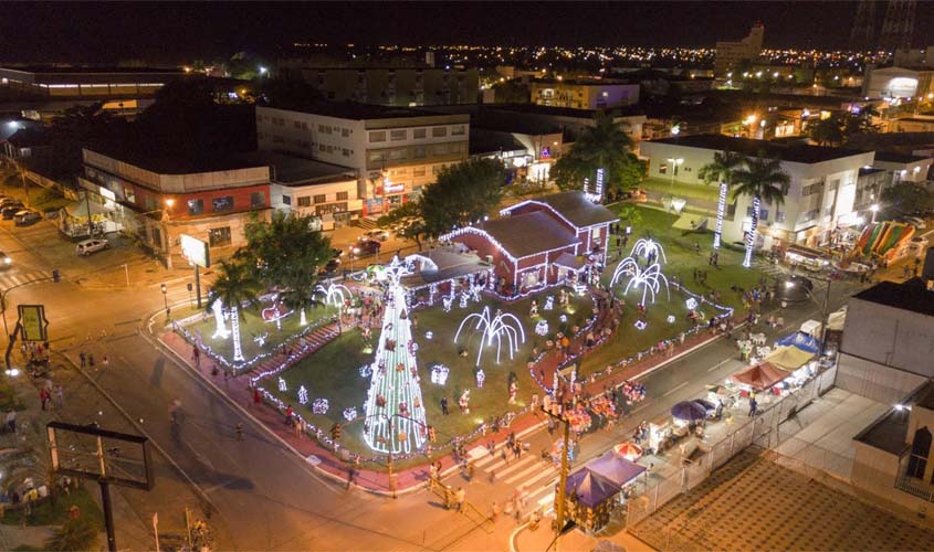Papai Noel abre residência oficial e já está recebendo as crianças em Ji-Paraná  