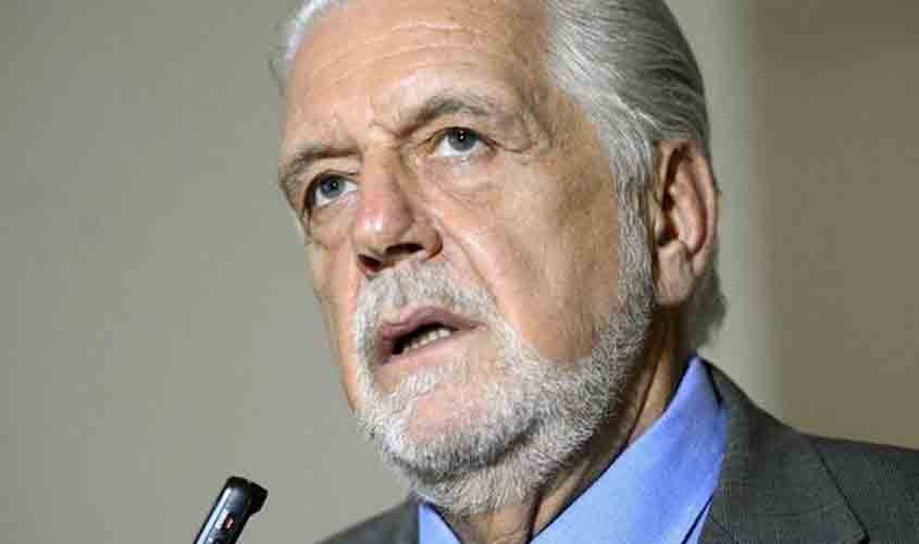 Jaques Wagner pede renovação 'geracional' no PT e independência do partido em relação a Lula