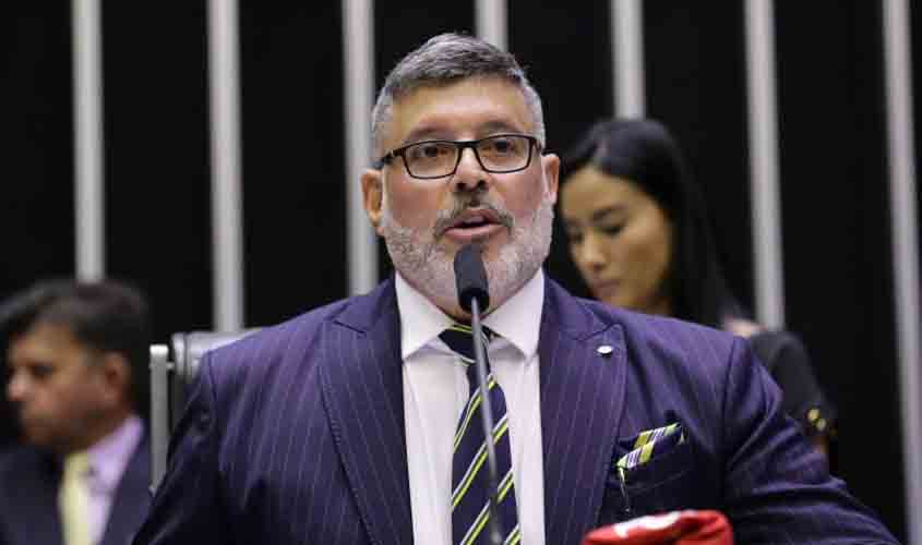 Projeto obriga partidos a reservarem 10% das candidaturas ao Legislativo para pessoas LGBTQIA+ 