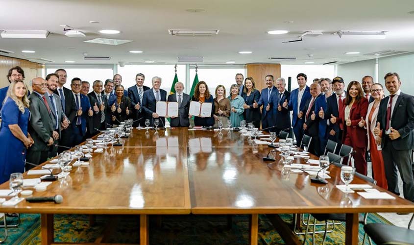 Governo avança na reestruturação de carreiras federais