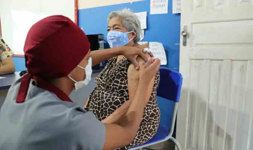 Semusa inicia vacinação de idosos de 80 anos acima