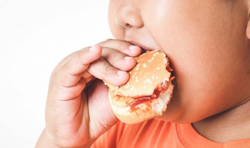 Obesidade infantil: é preciso reeducar os pais