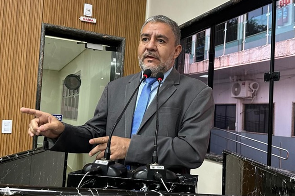 Após vistoria in loco, Fogaça solicita limpeza e encascalhamento de trecho da Rua São Gabriel, no bairro Três Marias