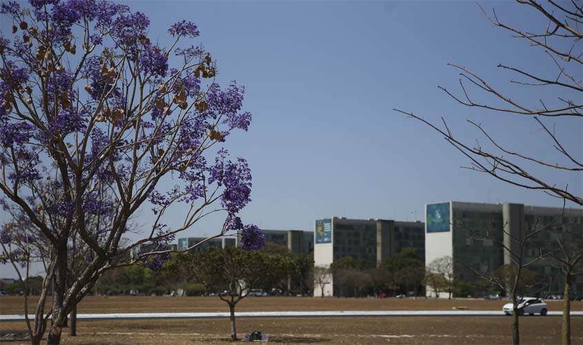 Cai a participação de mulheres em cargos no governo federal