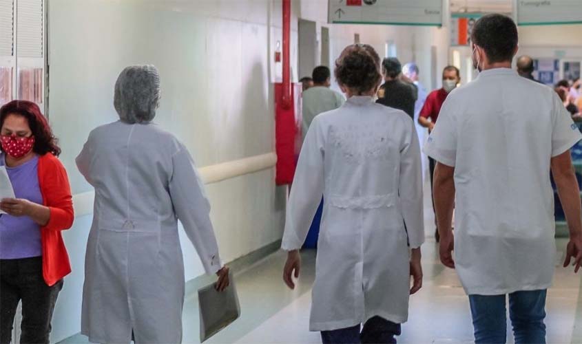 Edevaldo Neves propõe redução da jornada de trabalho para profissionais de saúde em Rondônia