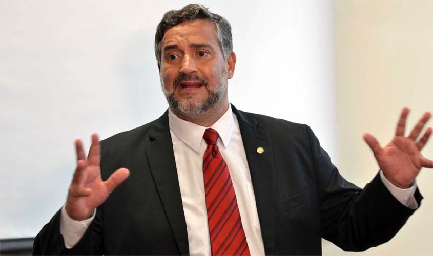 Líder do PT contraria Wagner sobre Ciro e diz que Lula está mantido