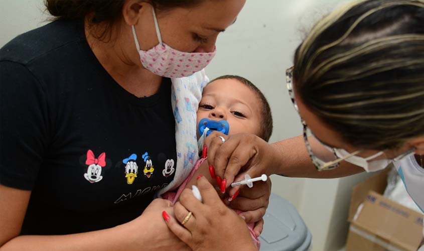 Cerca de 900 pessoas são vacinadas no Dia D da campanha contra a gripe