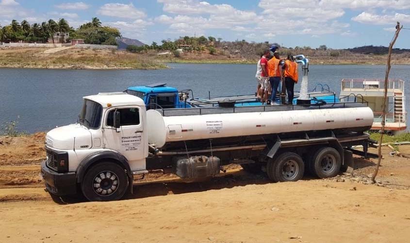 Cinco civis são condenados por fraudes na operação do Exército que distribui água a flagelados da seca