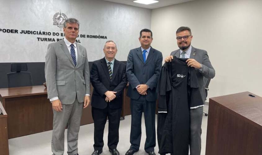 OABRO faz entrega de becas em Fórum de Porto Velho