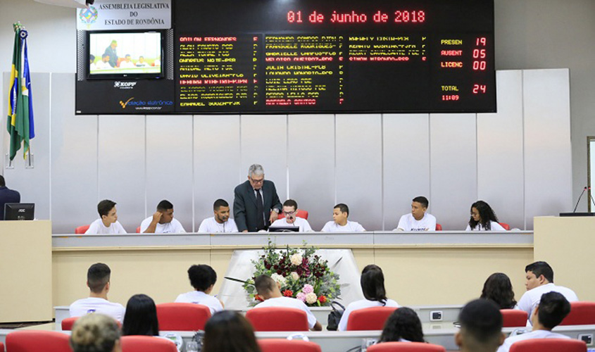 Assembleia Legislativa sedia parlamento mirim no Deputado por Um Dia 