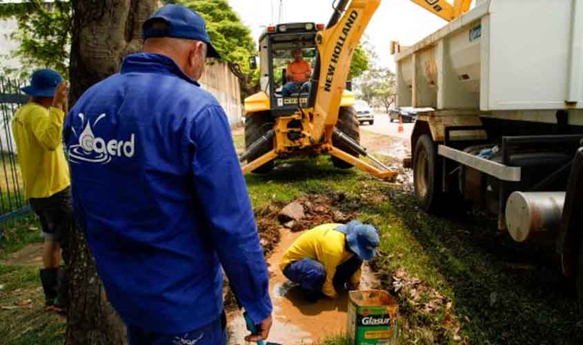 Cláudia de Jesus solicita informações sobre a concessão dos serviços de água e esgoto em Rondônia