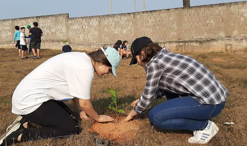 Prefeitura faz plantio de árvores no Residencial Rondon I
