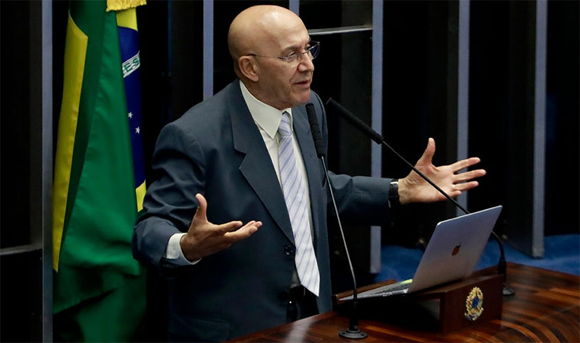 Confúcio Moura sugere mudanças na lei das licitações com o objetivo estimular a economia no Brasil