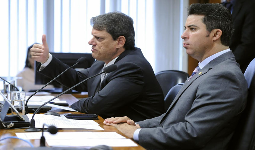 Ministro da Infraestrutura participa de diligência para vistoria de obras em Rondônia