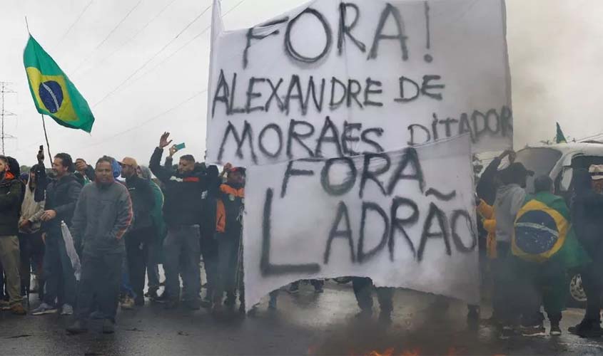 3º turno: Bolsonaro estimula bloqueios em estradas e vigílias nos quartéis no Dia de Finados