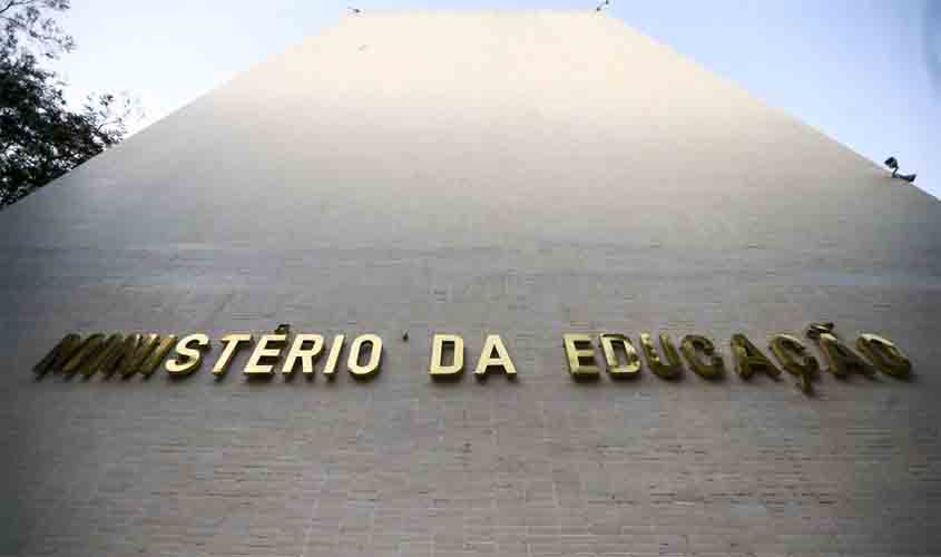 MEC determina volta às aulas presenciais a partir de janeiro