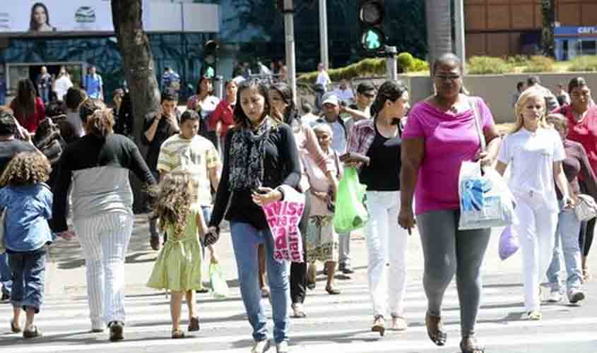 População desocupada atinge 13,76 milhões em outubro, aponta IBGE