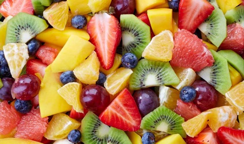 Onda de calor! Confira as 5 frutas ricas em água e que ajudam  na hidratação