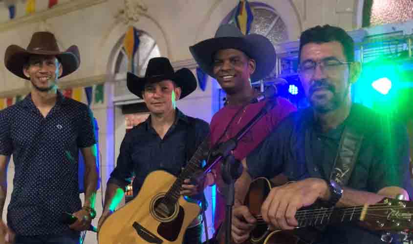 Segunda tem churrascada e show do Mistura Sertaneja  no Mercado Cultural 