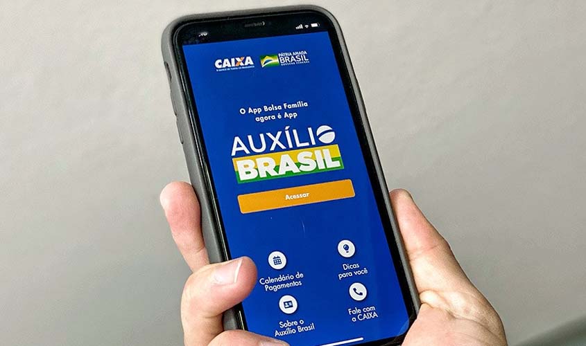 Lula assina MP que mantém Auxílio Brasil e Auxílio Gás  