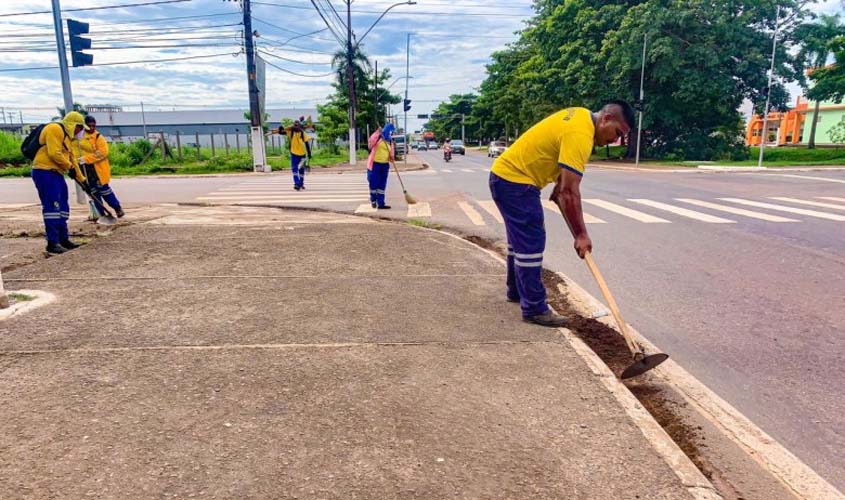 Serviço de limpeza é realizado diariamente em diversos pontos de Porto Velho