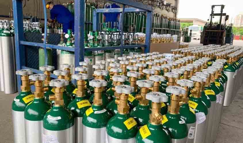 Clube de tiro e empresários locais se unem para doar cilindros de oxigênio