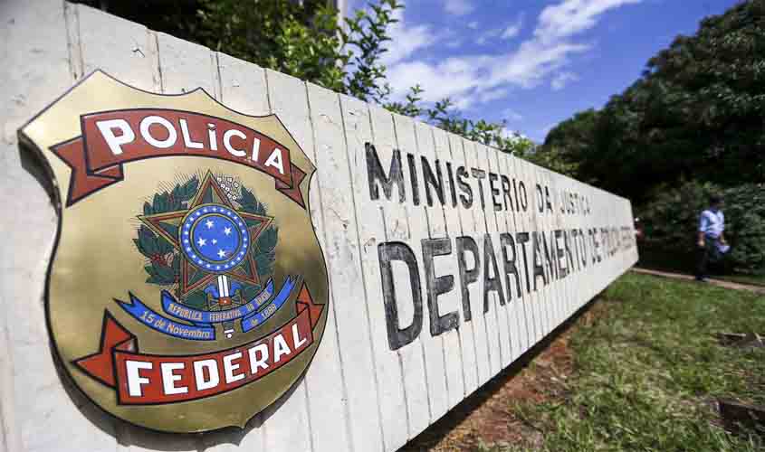 Polícia Federal deflagra operação contra possível lavagem de dinheiro